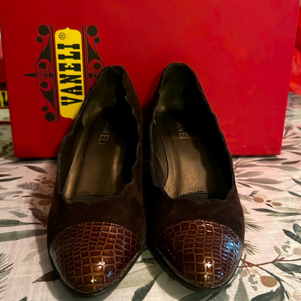 Vaneli brown heels
